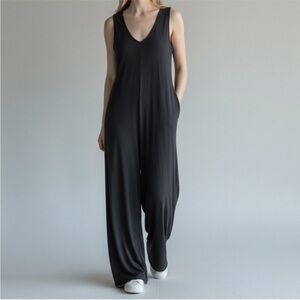 Natural Life One Size Stretch Sleeveless V Neck Wide Leg Jumper Jumpsuit